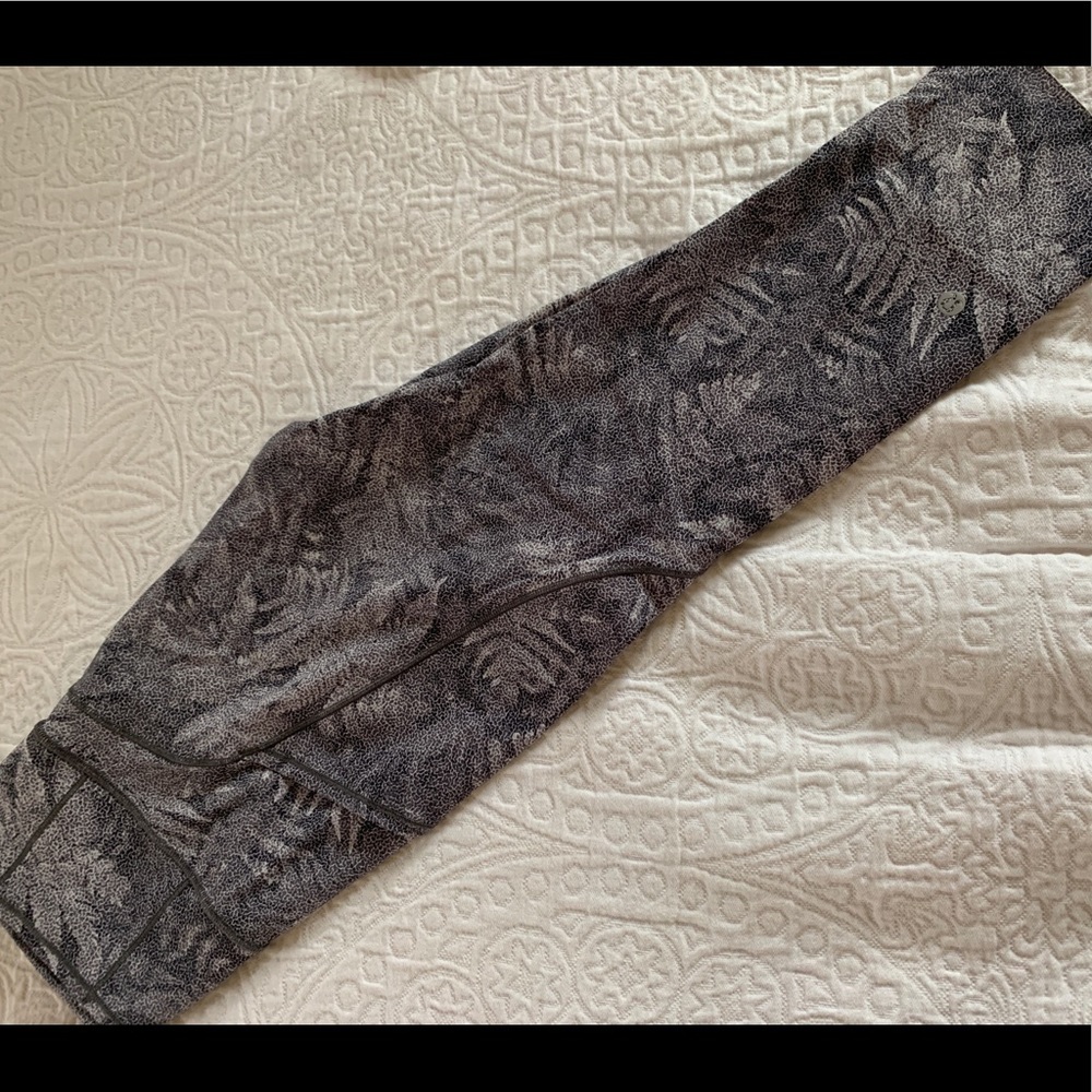 Lululemon fast and free crops